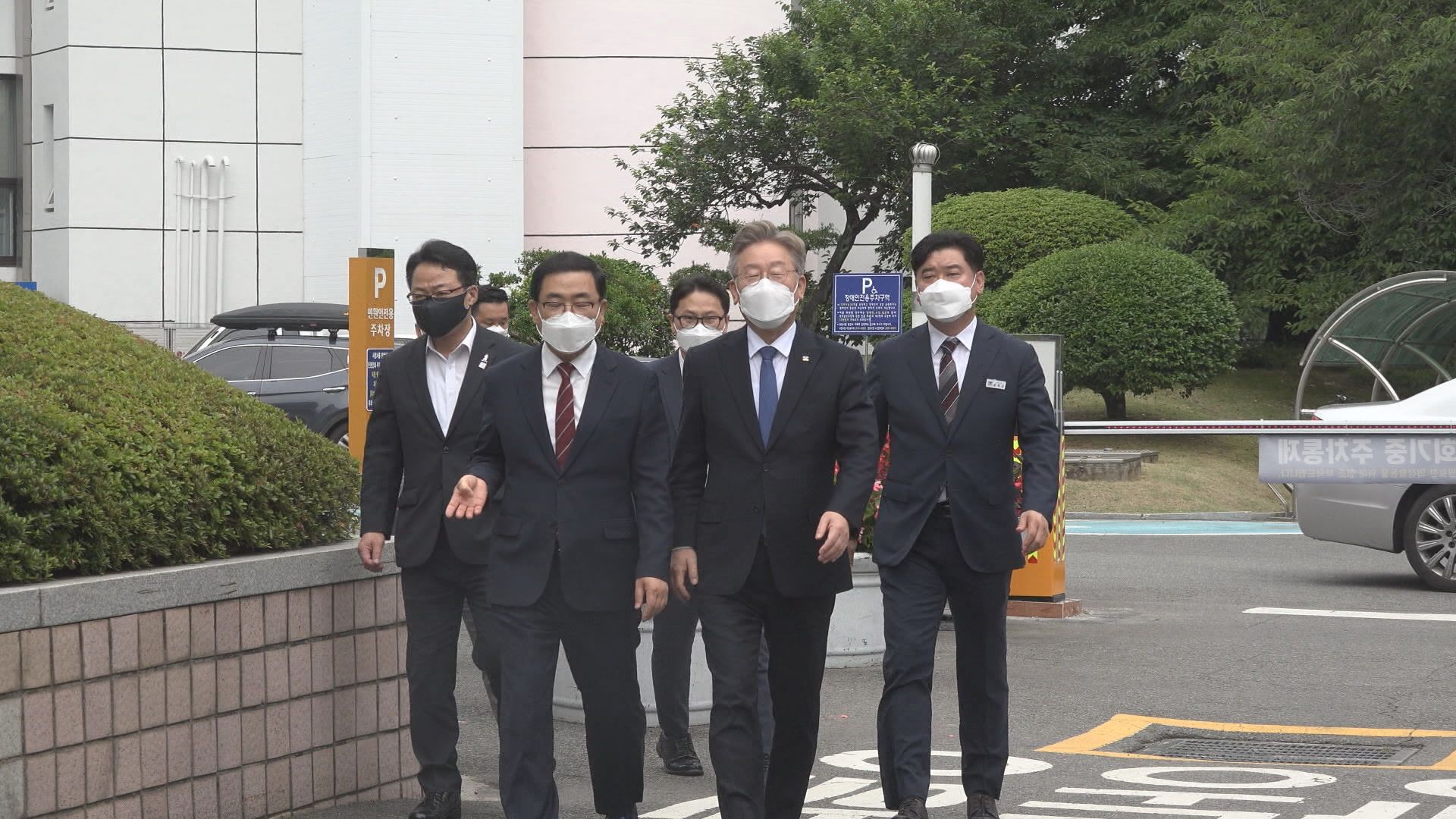 이재명 경기도지사 부산경남 방문, “부울경 메가시티 사업 완수 필요” 이재명 경기도지사 부산경남 방문, “부울경 메가시티 사업 완수 필요”