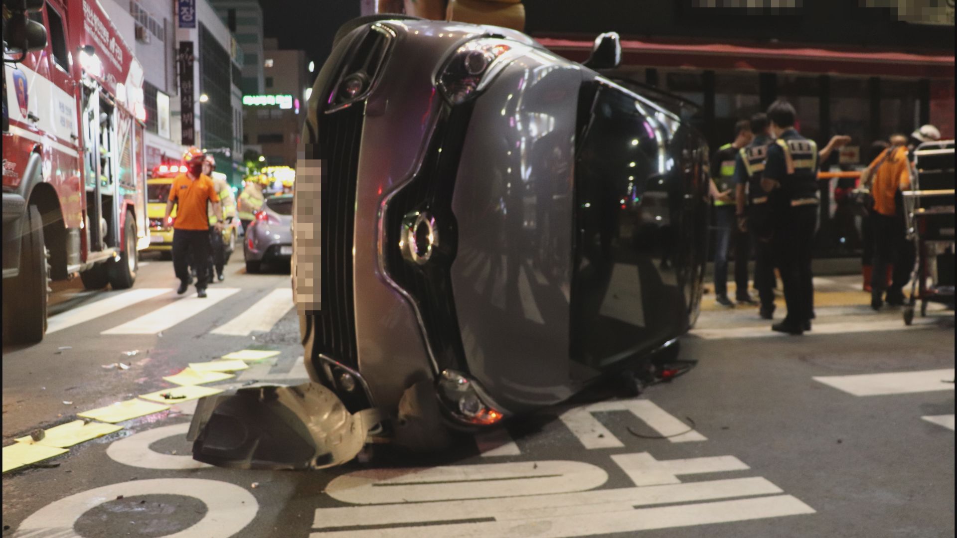 음주운전 차량 충돌 운전자 경상, 15일 밤 남포동 사거리