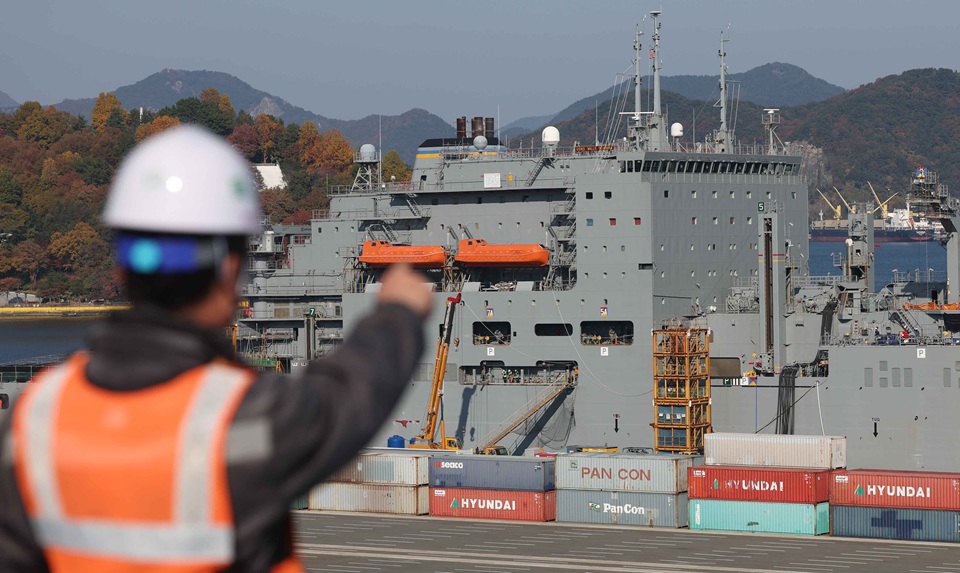 한화오션, 美 해군 군수지원함 MRO 재개…지역 협력업체와 첫 상생 모델 가동