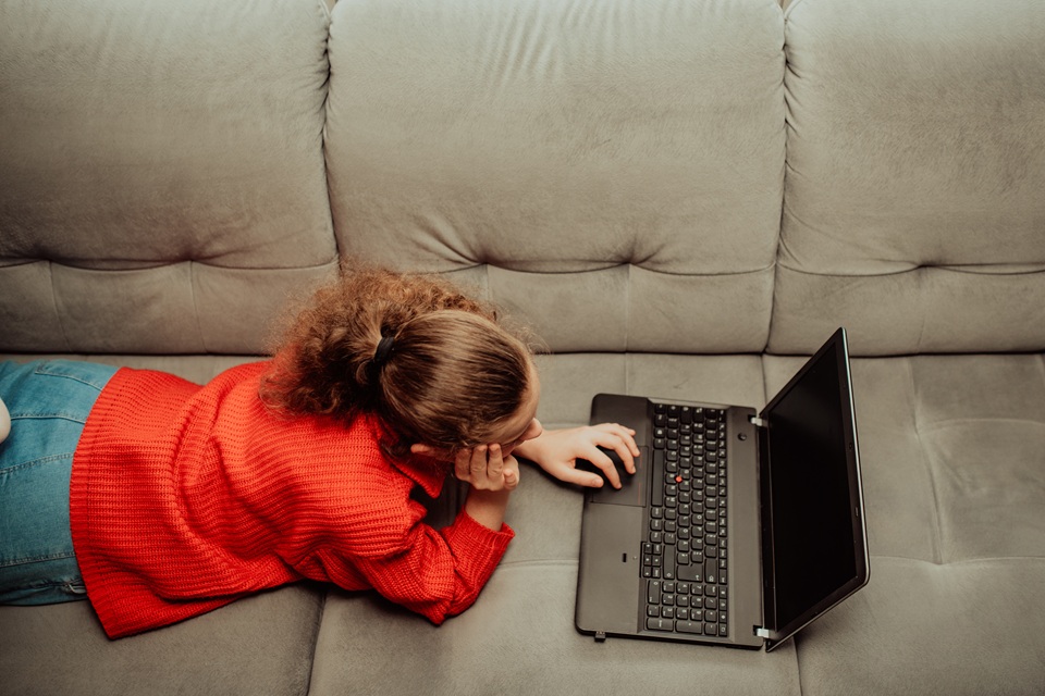 유튜브, ‘호주 아동 SNS 금지법’ 반발… “성급한 입법, 실효성 의문”