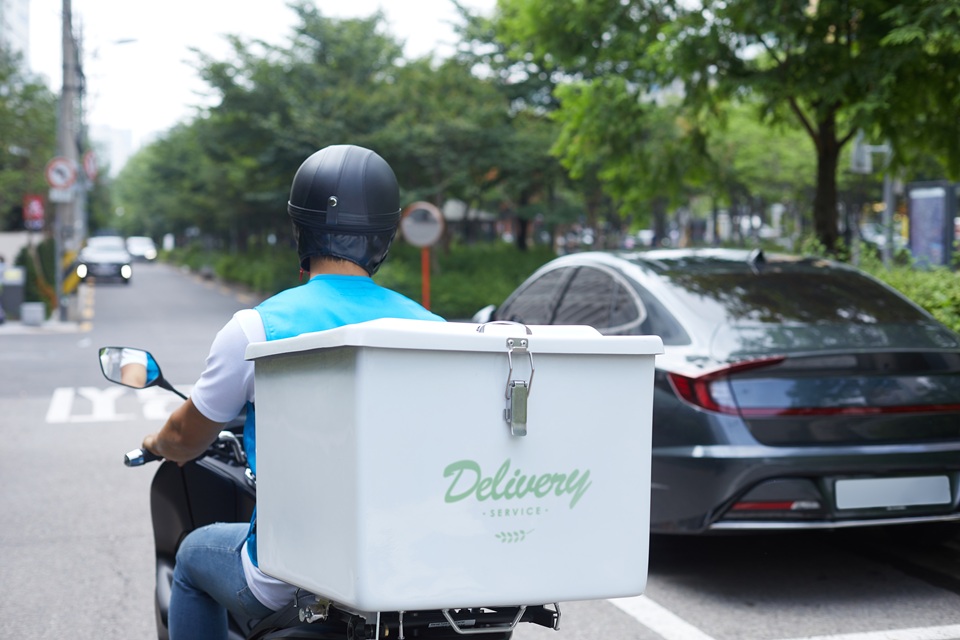 배달라이더 이륜차 보험료 인하 추진…시간제 보험 문턱도 낮춘다