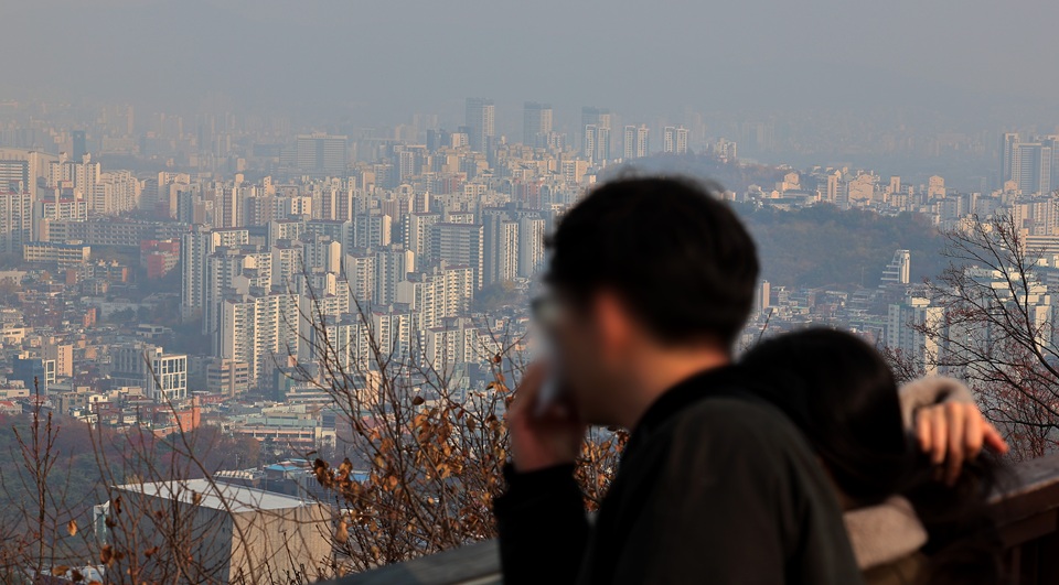 청년 10명 중 1명만 집 있다…대출 부담은 전 연령대 최고