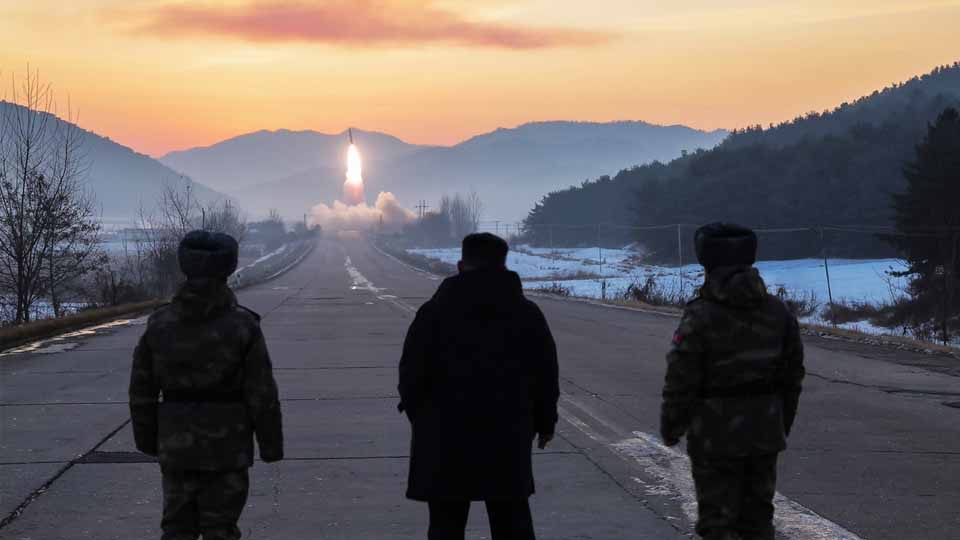 김정은, 극초음속 미사일 훈련 참관…“핵전쟁 억제력 고도화” 강조