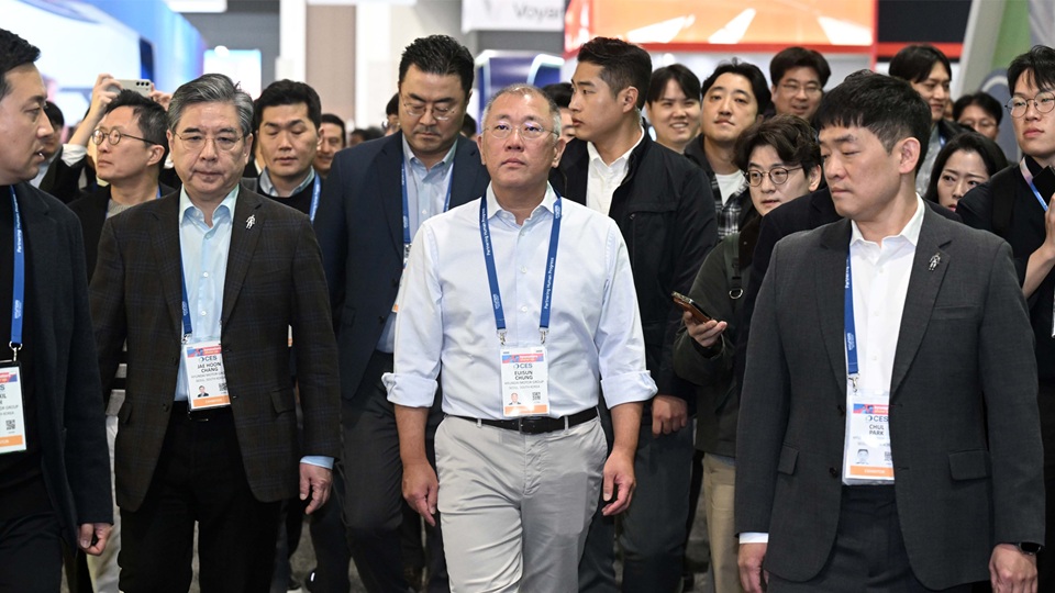 정의선·젠슨 황, CES서 또 만났다…자율주행 협업 주목