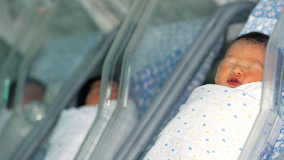 ‘난임 시술’ 출생아 5년 새 1.7배 증가…“7명 중 1명”