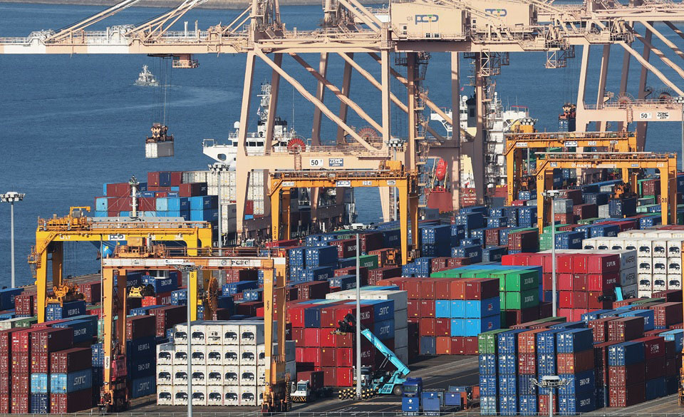 중국 저가 공세에 흔들린 철강·기계…한은 “구조조정·고부가 전환 필요”