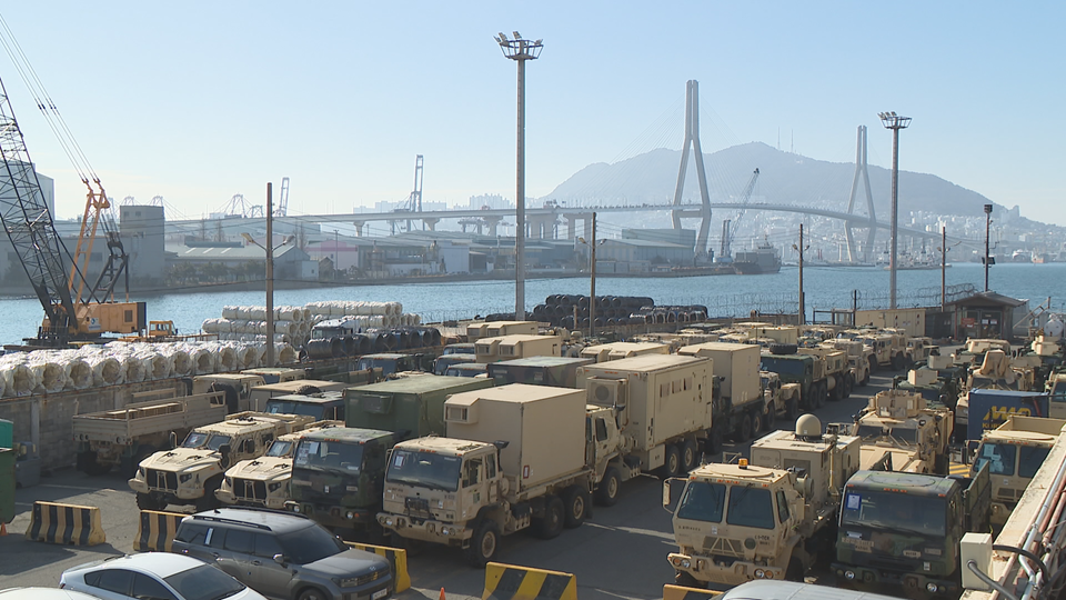 주한미군 핵심 부대, 부산항에서 장비 하역