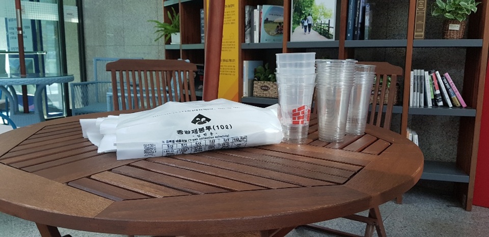 종량제 봉투 사재기 확산…정부 “공급 문제 없어”