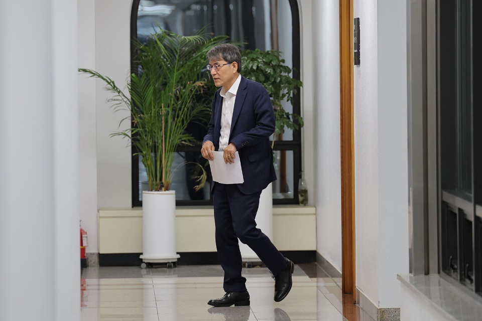 투표용지 부족 사태에 투표함 반출 봉쇄…“2천명 투표분 어디에”