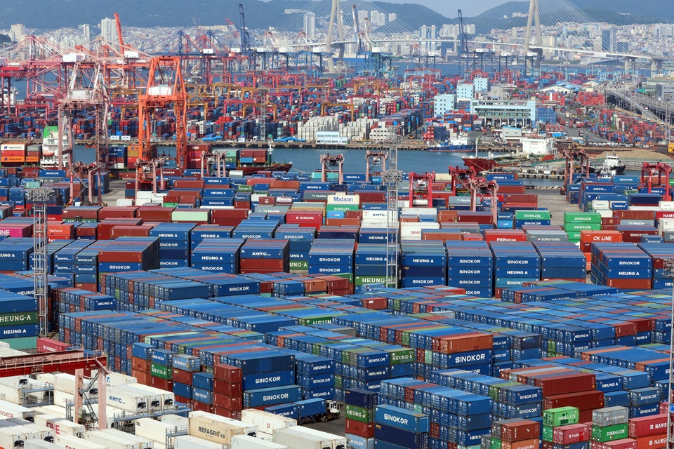 반도체 호황에 韓 성장률 전망 상향…IMF·ADB 2.6% 제시