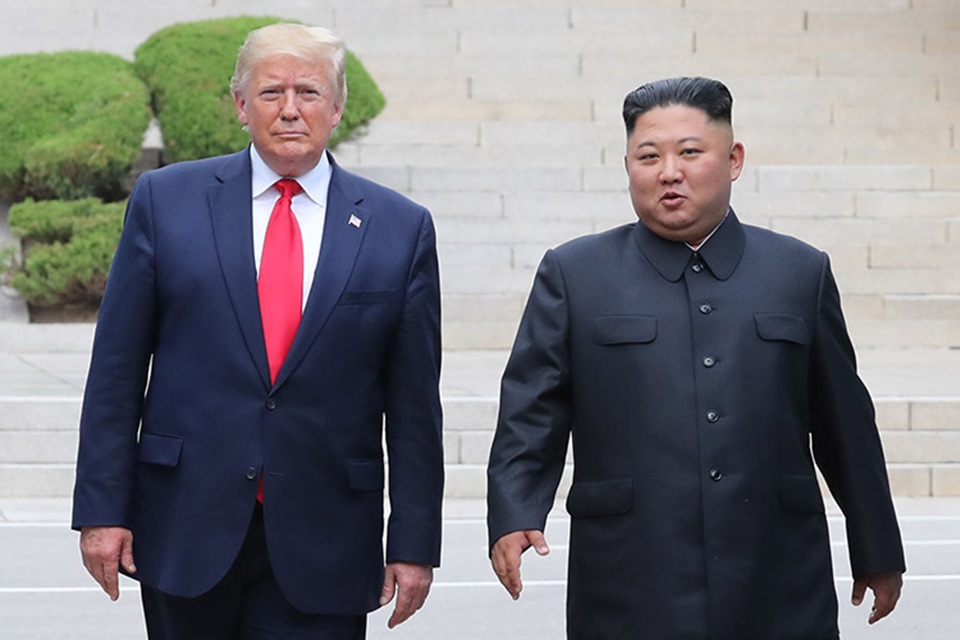 트럼프 “김정은, 대화 제안에 응답”…이 대통령 향해선 이란 지원 거부 불만