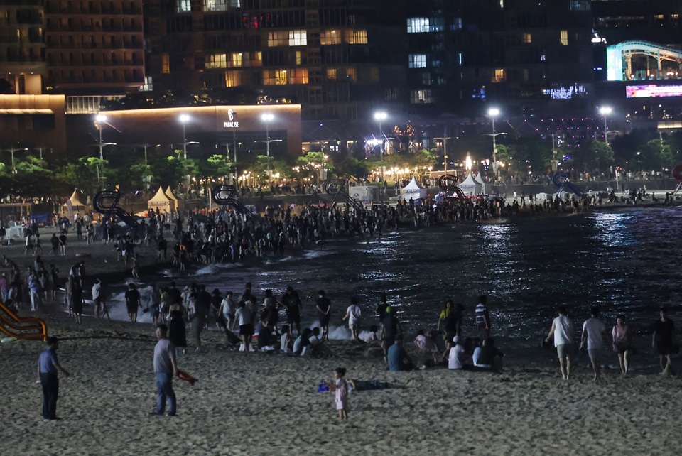 부산 다시 ‘찜통더위’…폭염주의보 발효·열대야주의보도 예고